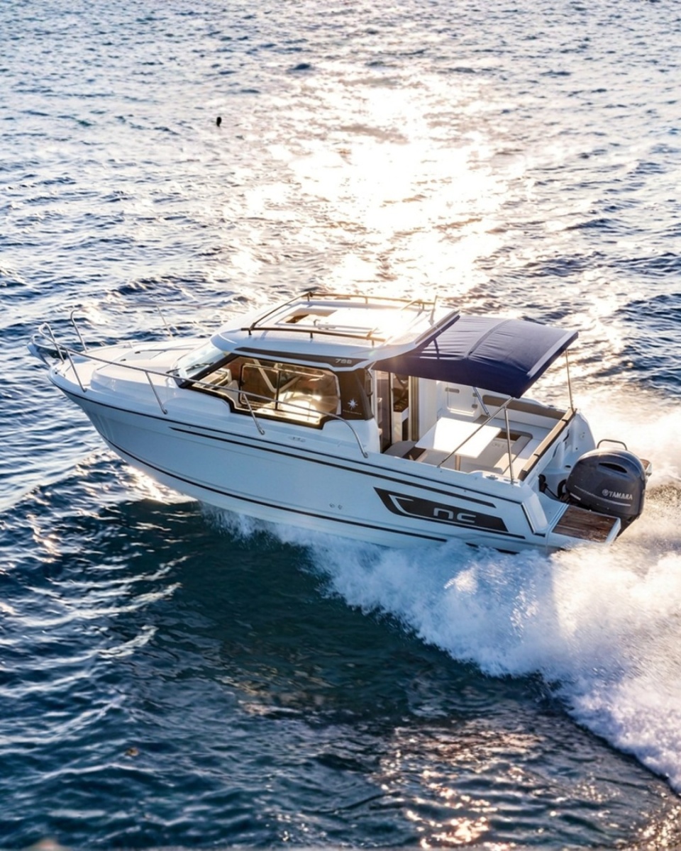 2022 Jeanneau NC 795 — photo 1