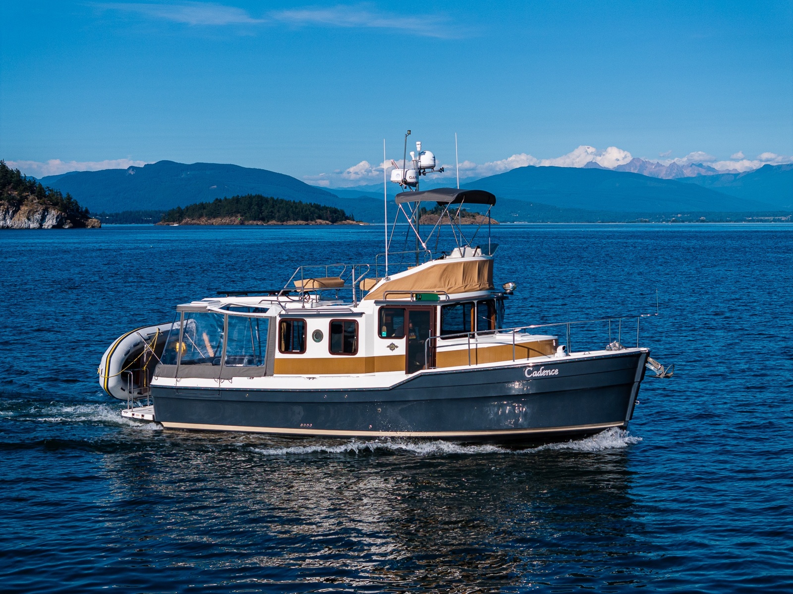 2016 Ranger Tugs R-31 CB — photo 1