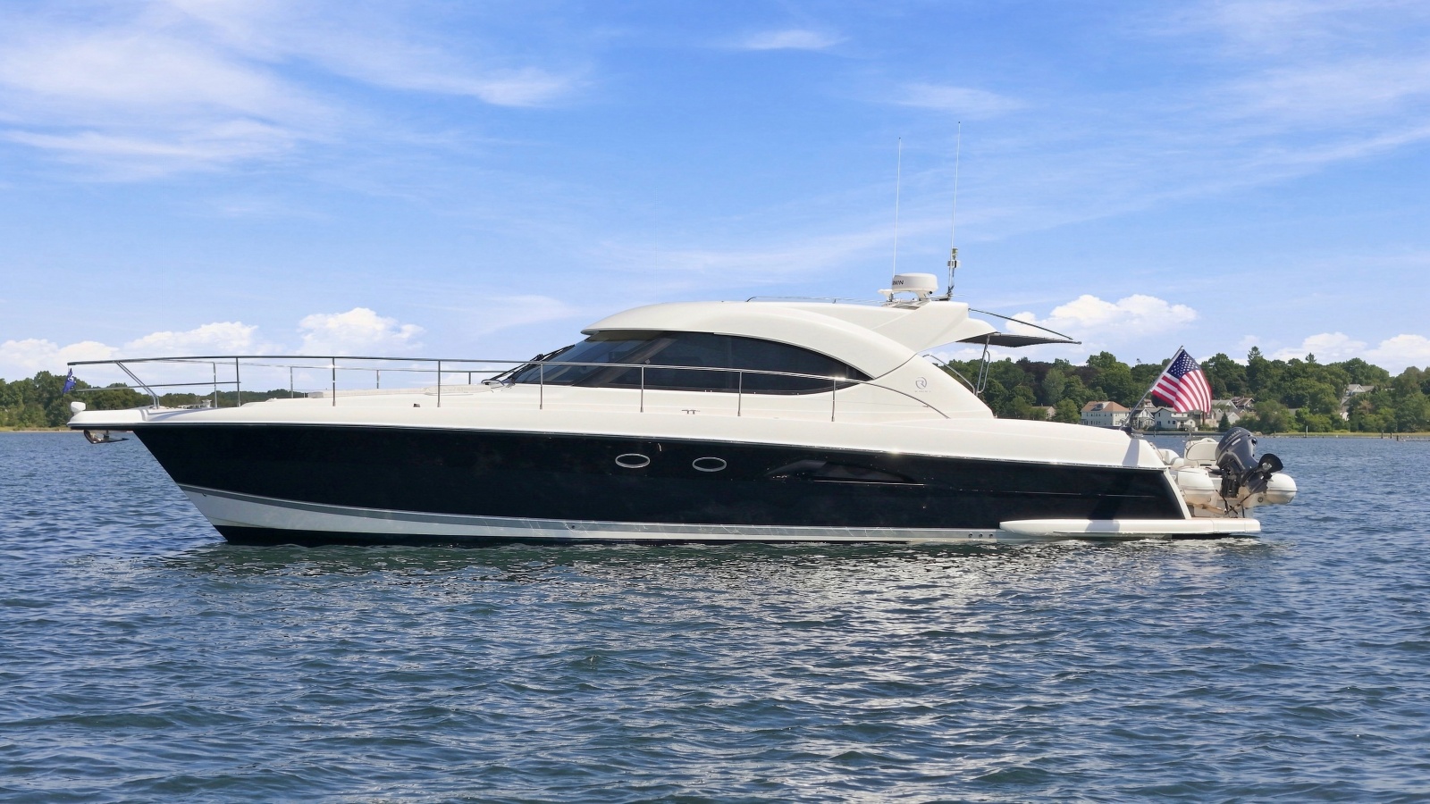 2009 Riviera 4700 Sport Yacht — photo 1