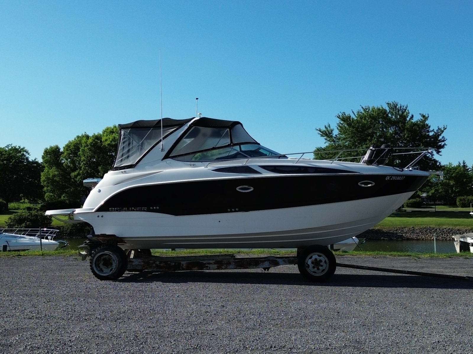 2011 Bayliner 315 SB — photo 1