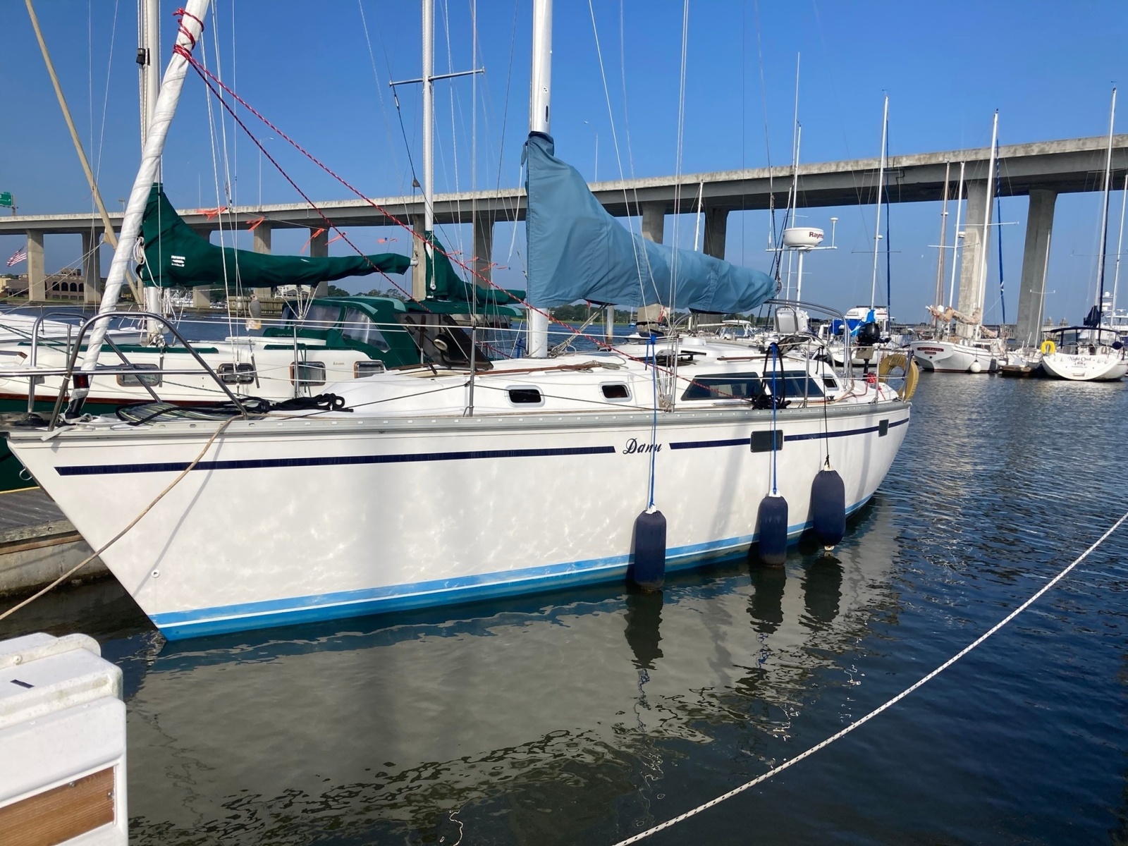 1992 Hunter 33.5 — photo 1
