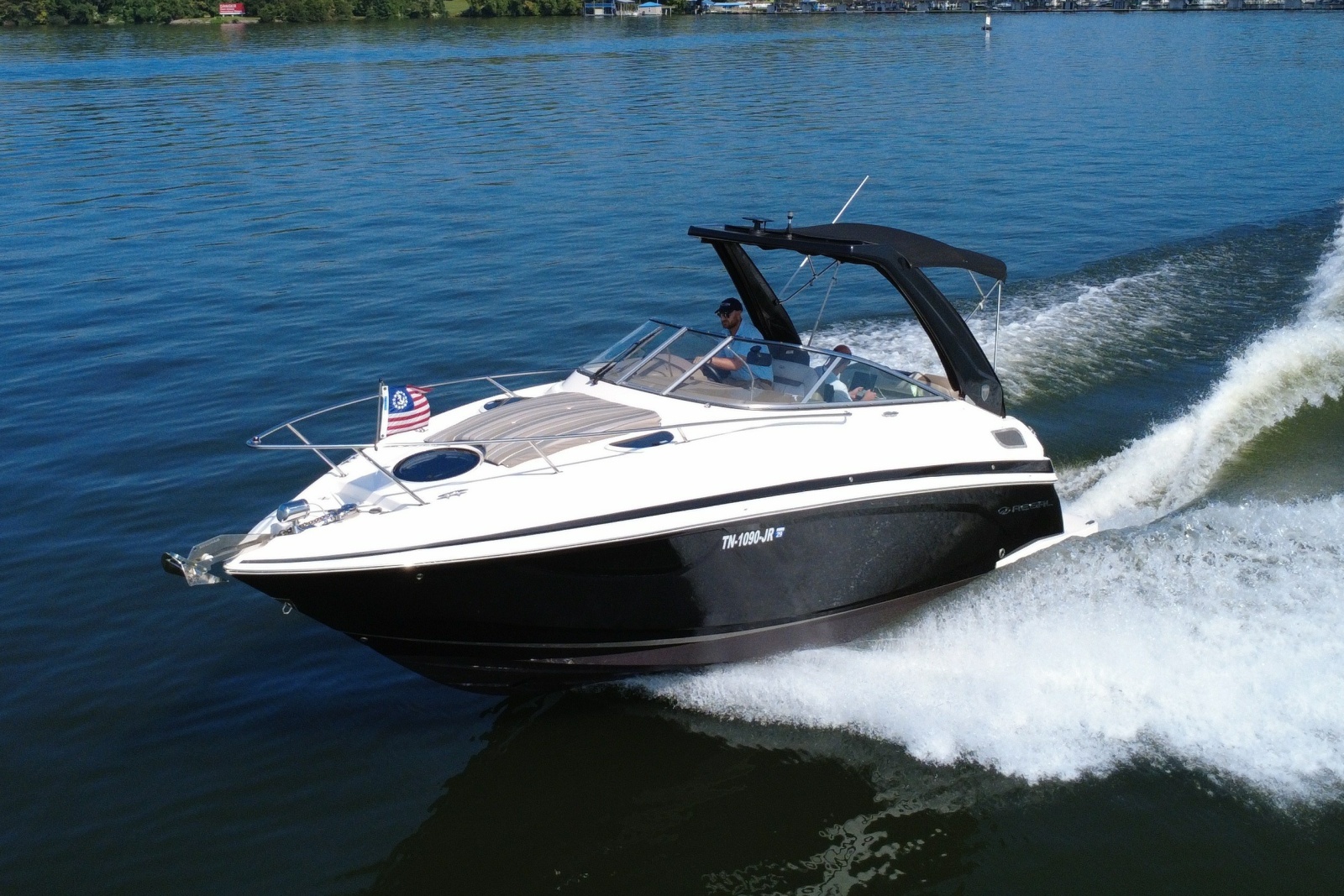 2018 Regal 28 Express — photo 1