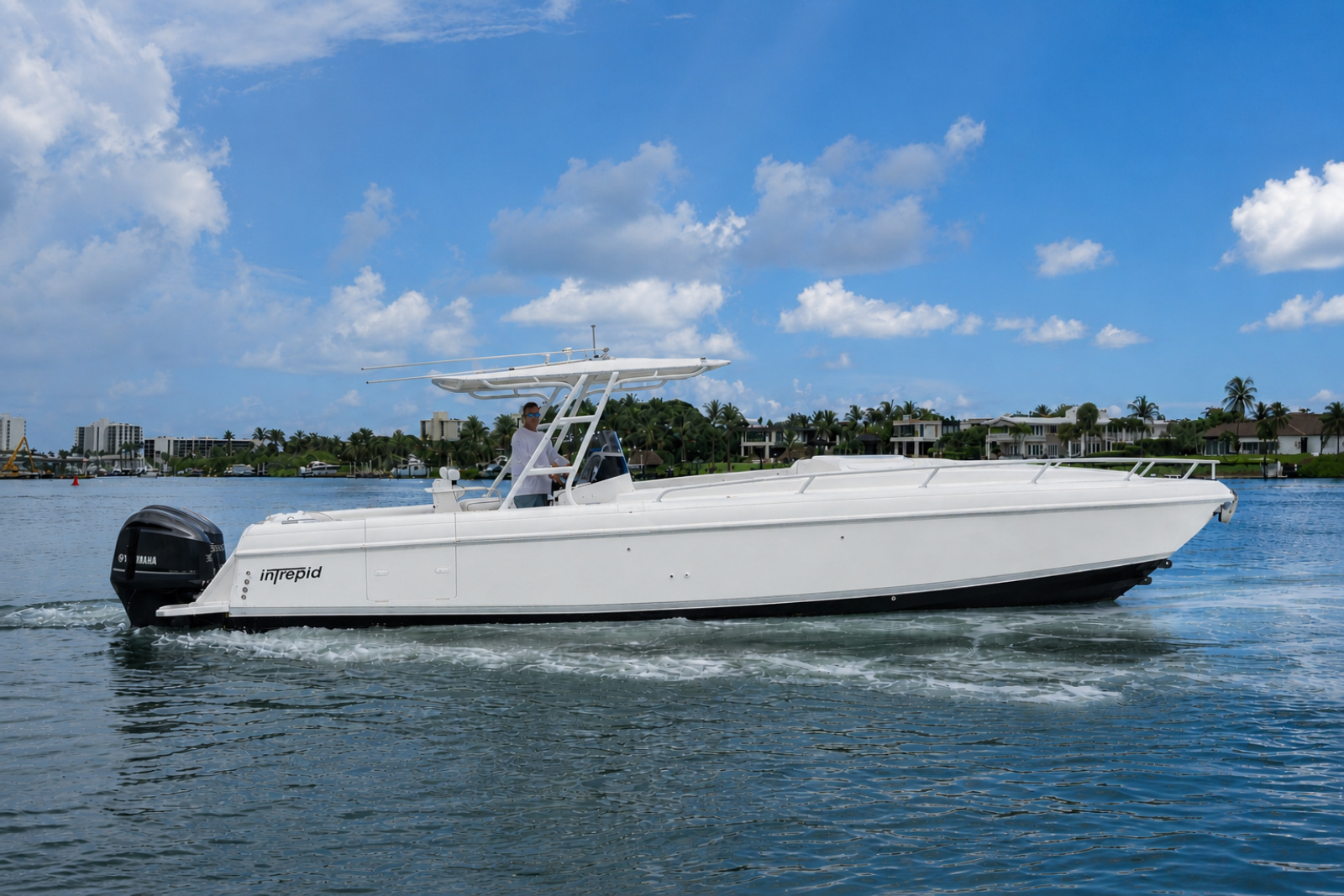 2009 Intrepid 370 — photo 1
