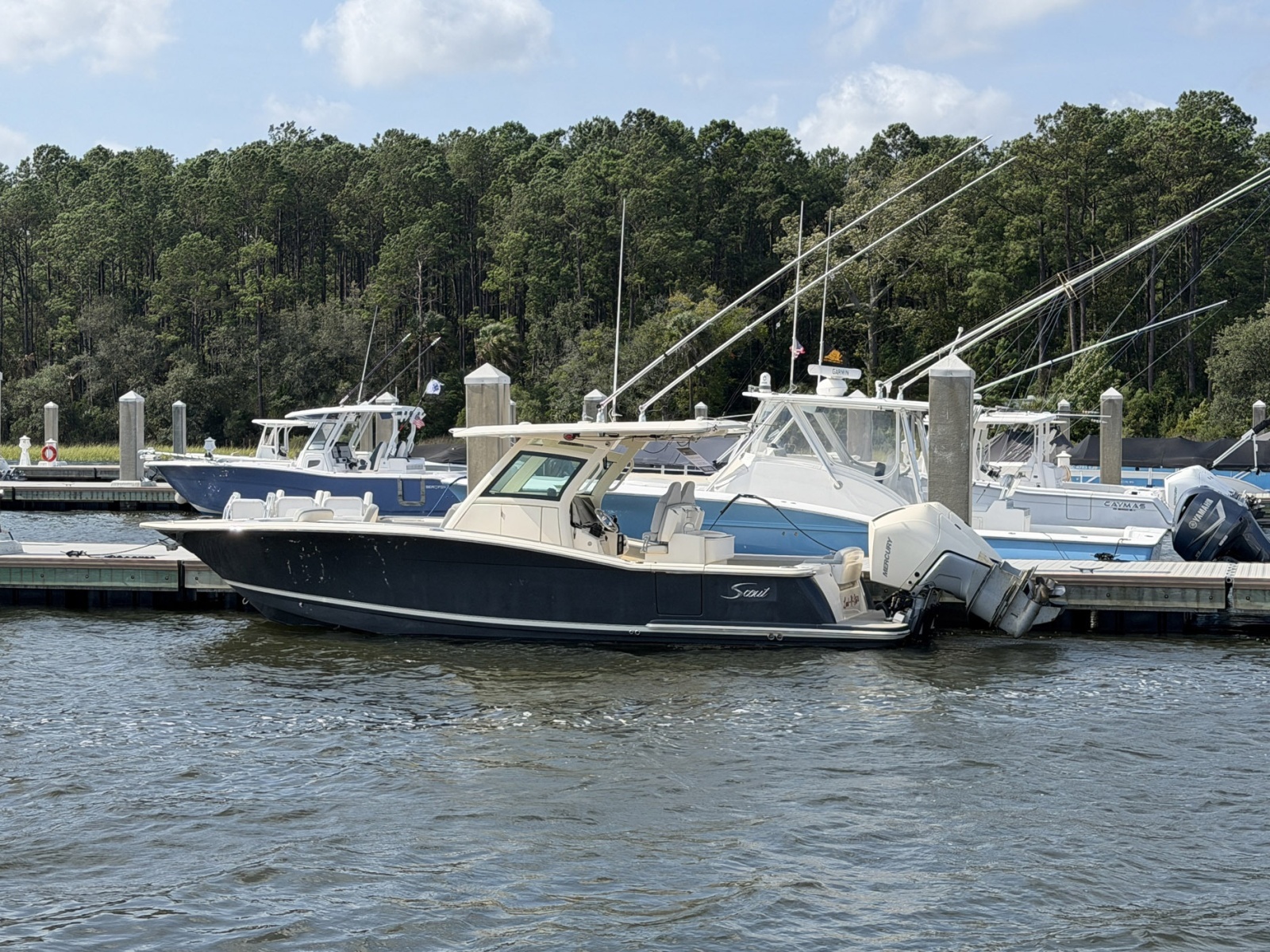 2021 Scout 305 LXF — photo 1