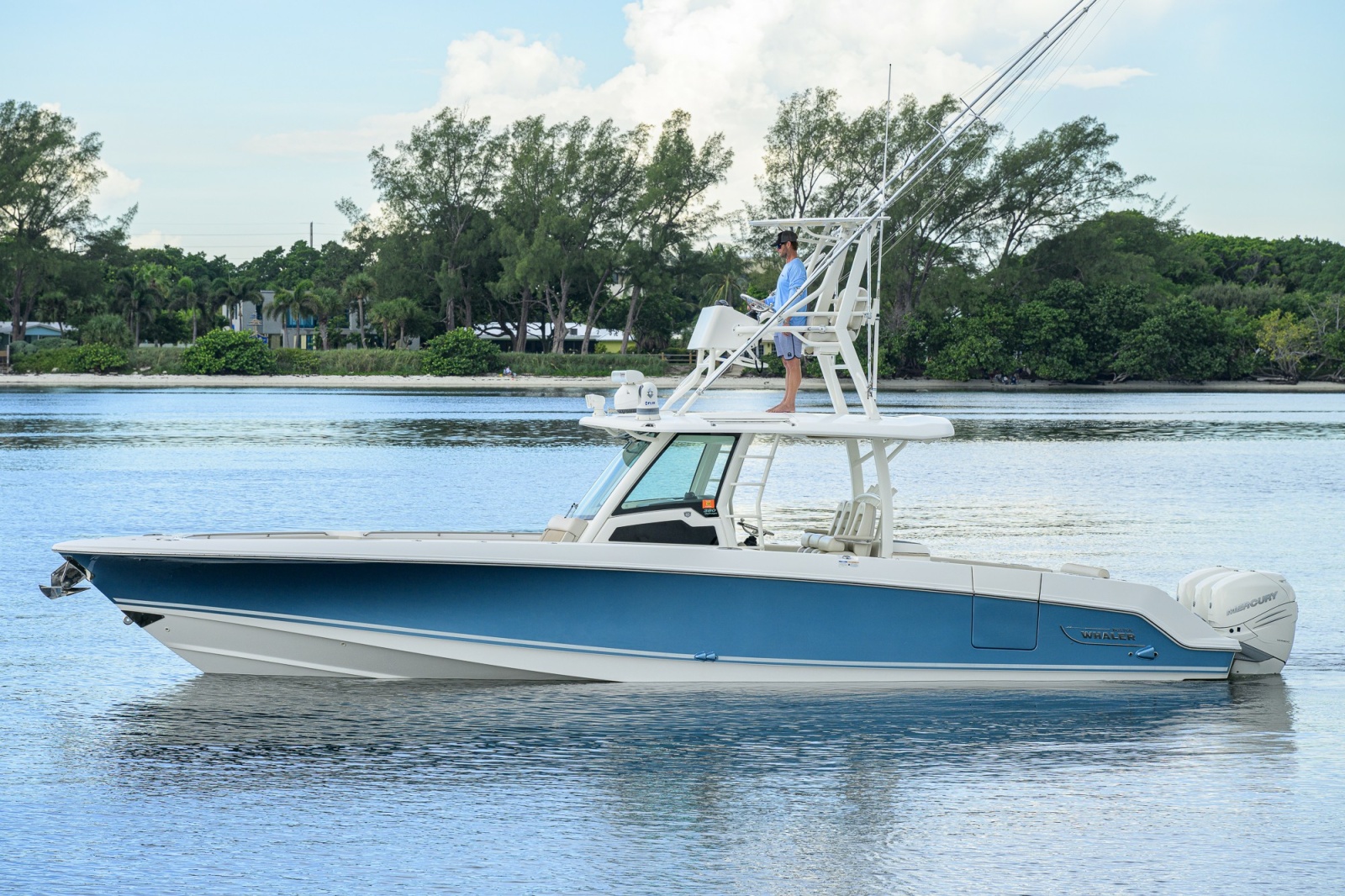 2018 Boston Whaler 380 Outrage — photo 1