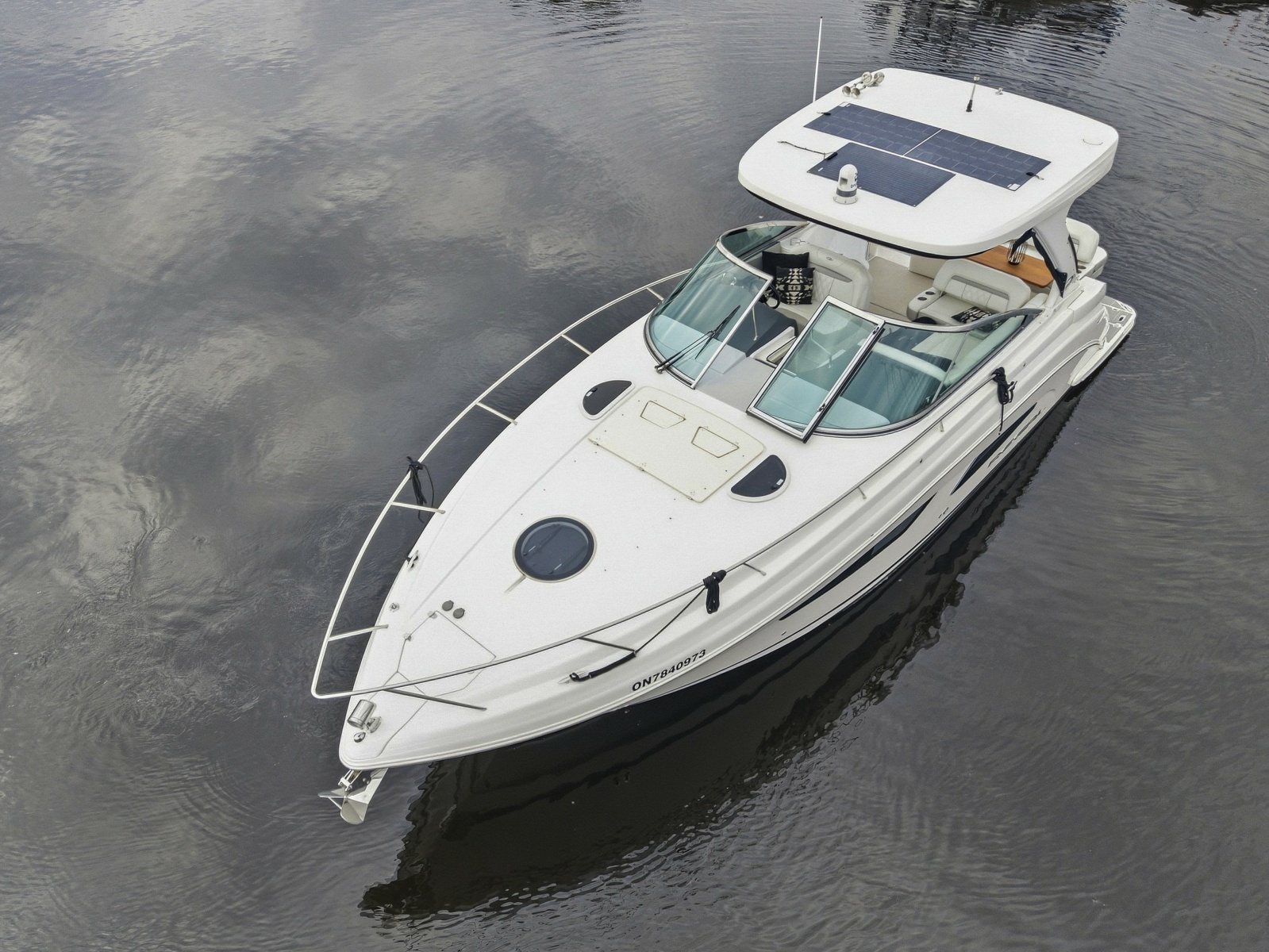 2021 Regal 33 Express — photo 1
