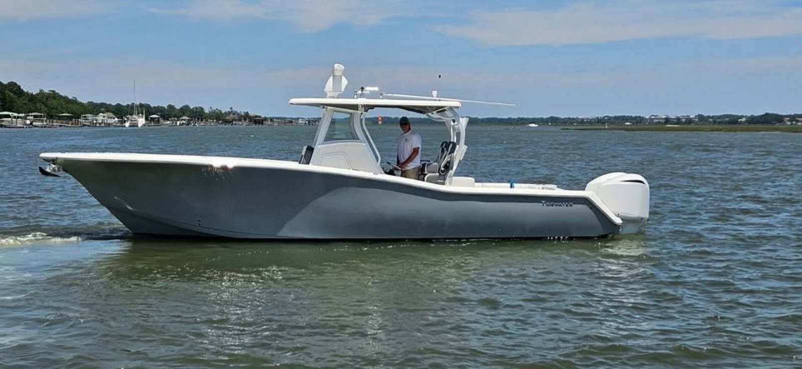 2018 Tidewater 320 CC — photo 1