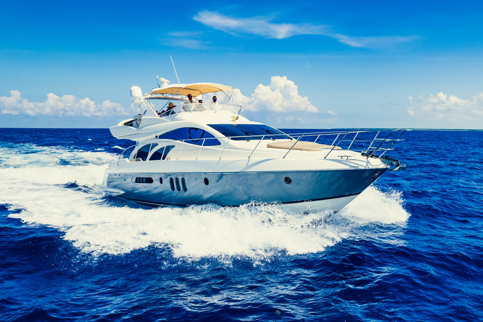 2004 Azimut 55E — photo 1