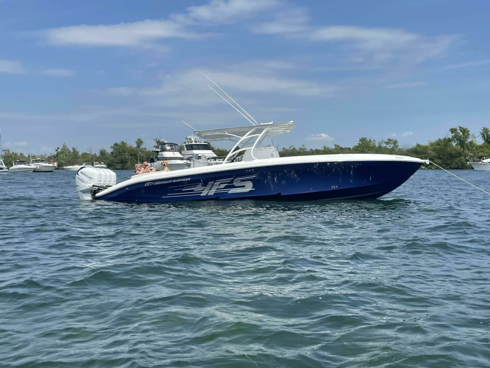2016 Midnight Express 37 Open — photo 1