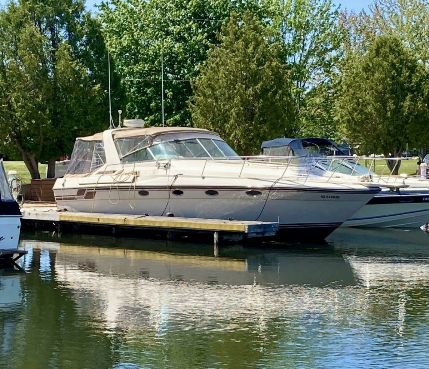 1985 Regal 360 Commodore — photo 1
