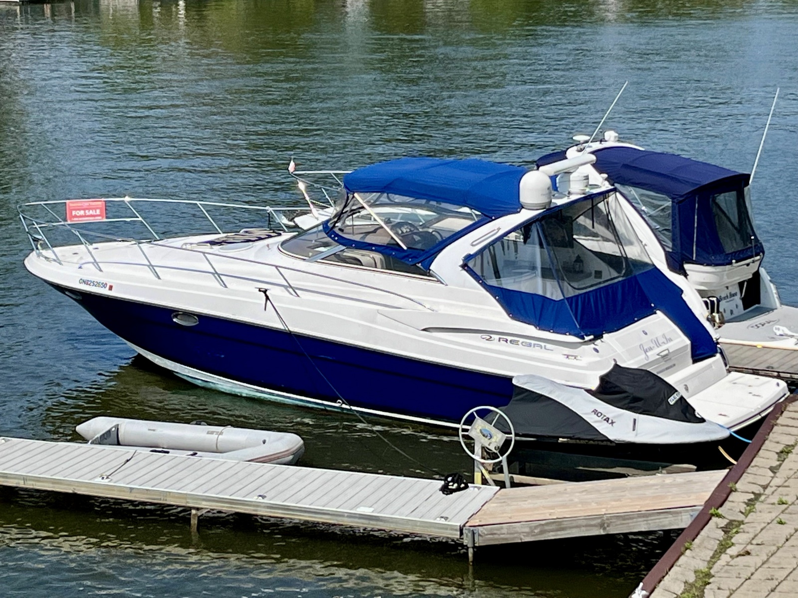 2005 Regal 3560 Commodore 35 ft yacht for sale in Wasaga Beach, Ontario