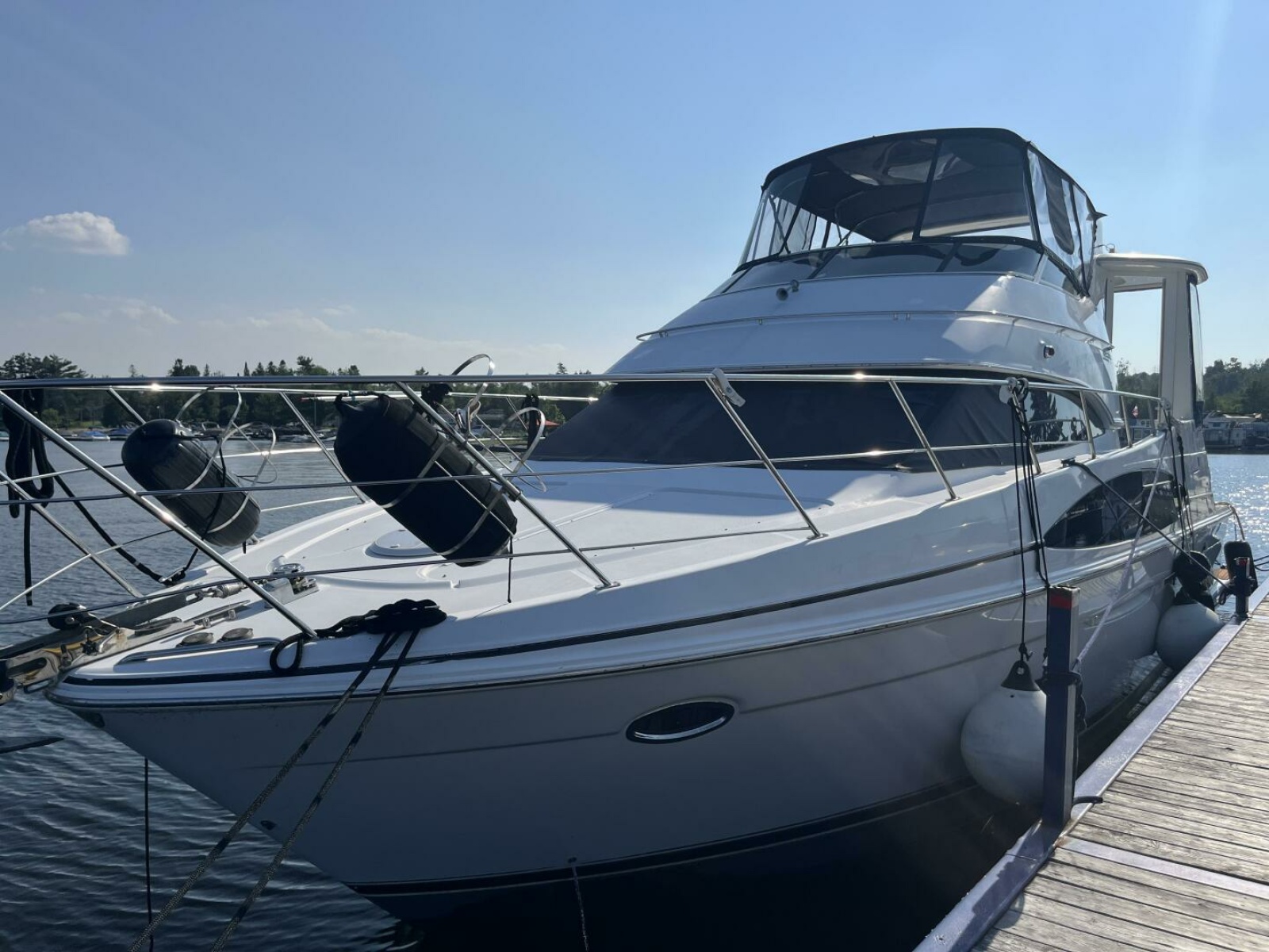 2003 Carver 444 Cockpit Motor Yacht 44 ft yacht for sale in Bobcaygeon, Ontario