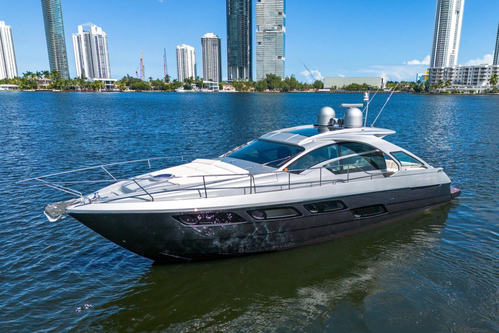 2018 Pershing 5x 54 ft yacht for sale in Hallandale Beach, Florida